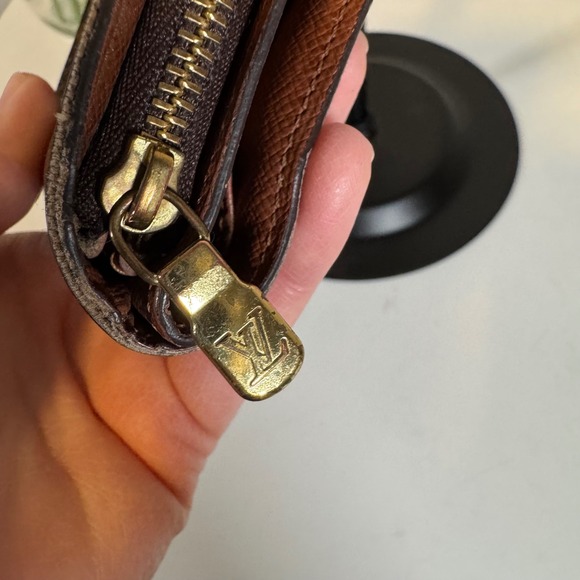 Louis Vuitton Monogram Canvas Bifold Wallet - Picture 12 of 12